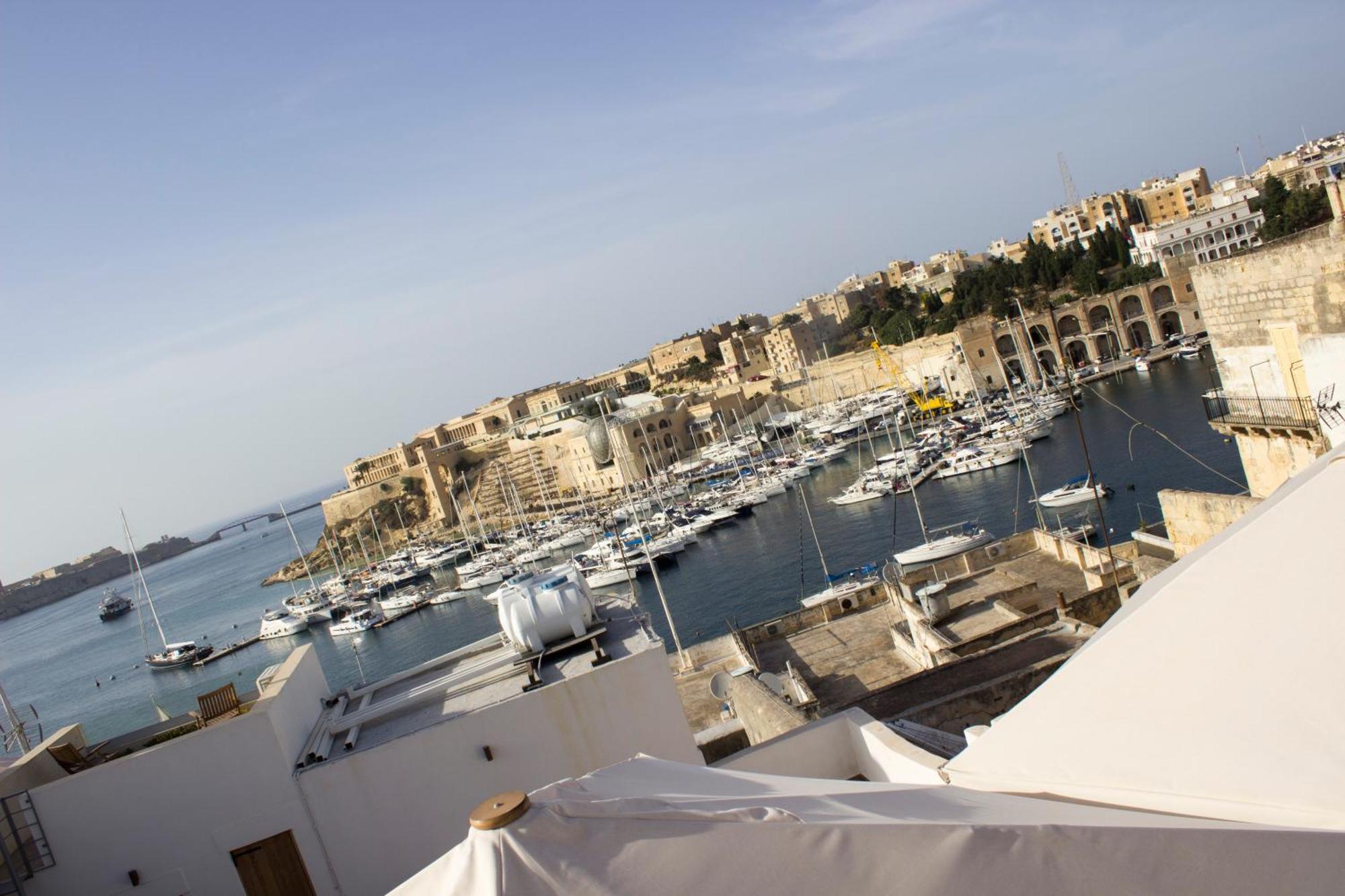 شقة Bebirgu Palazzino Luxury 2 Jacuzzi To Share المظهر الخارجي الصورة